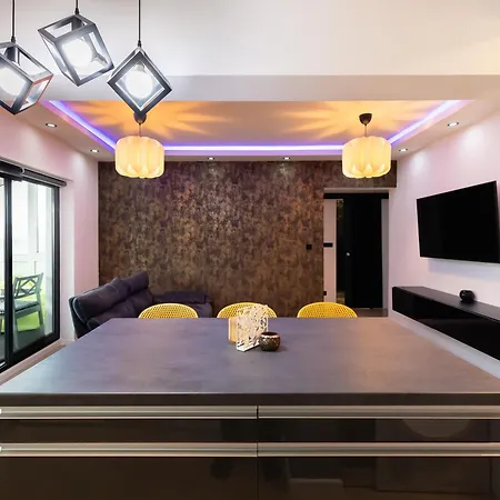Lazy'S Haven - Modern 2Br Apt In The City Center Bucharest Exterior photo