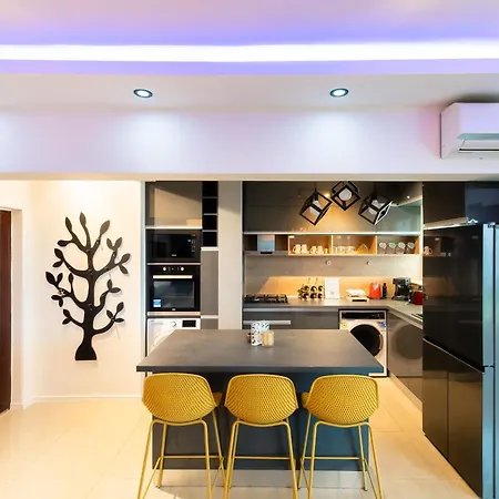 Lazy'S Haven - Modern 2Br Apt In The City Center Bucharest Exterior photo