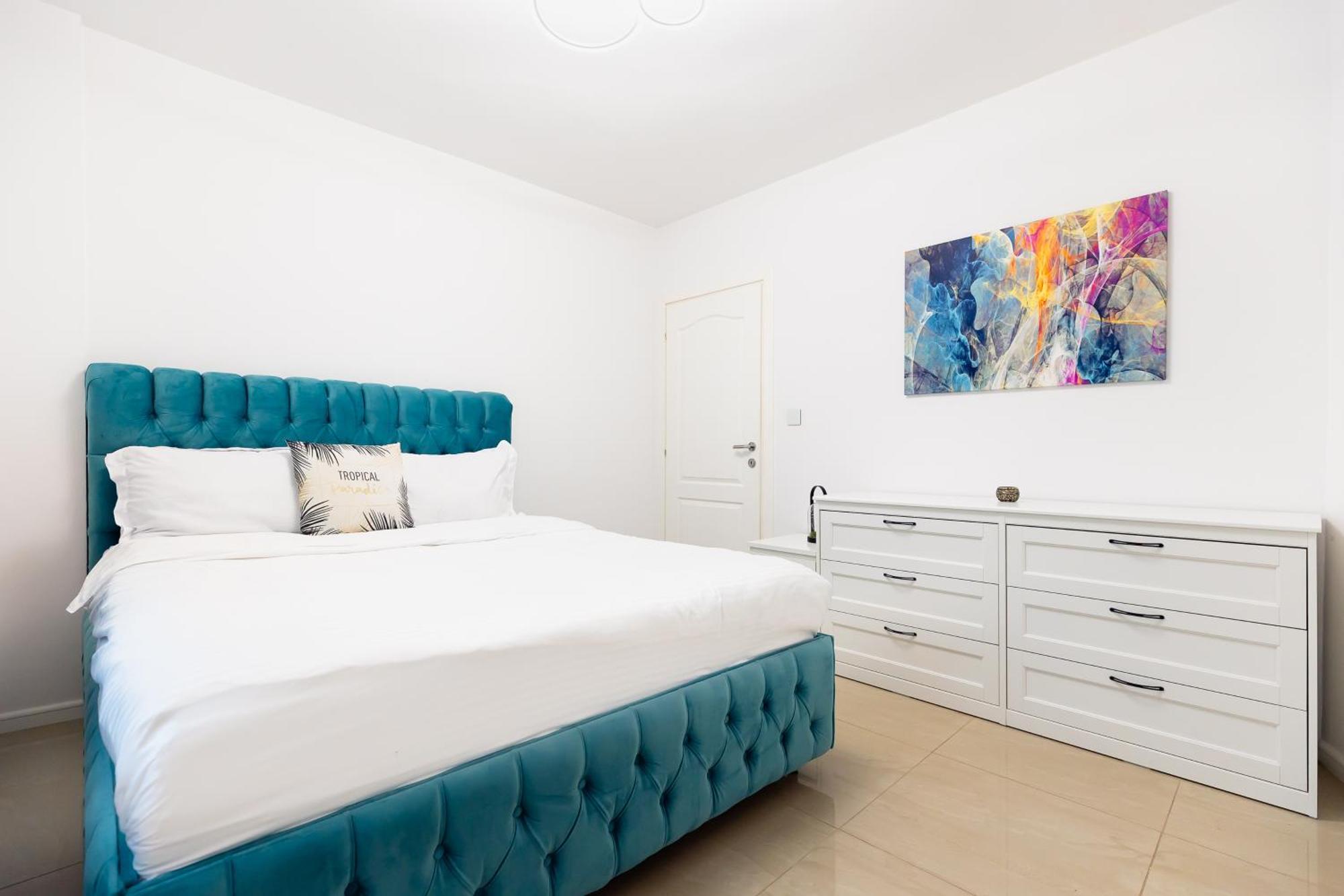 Lazy's Haven - Modern 2br In The Center * Bucharest