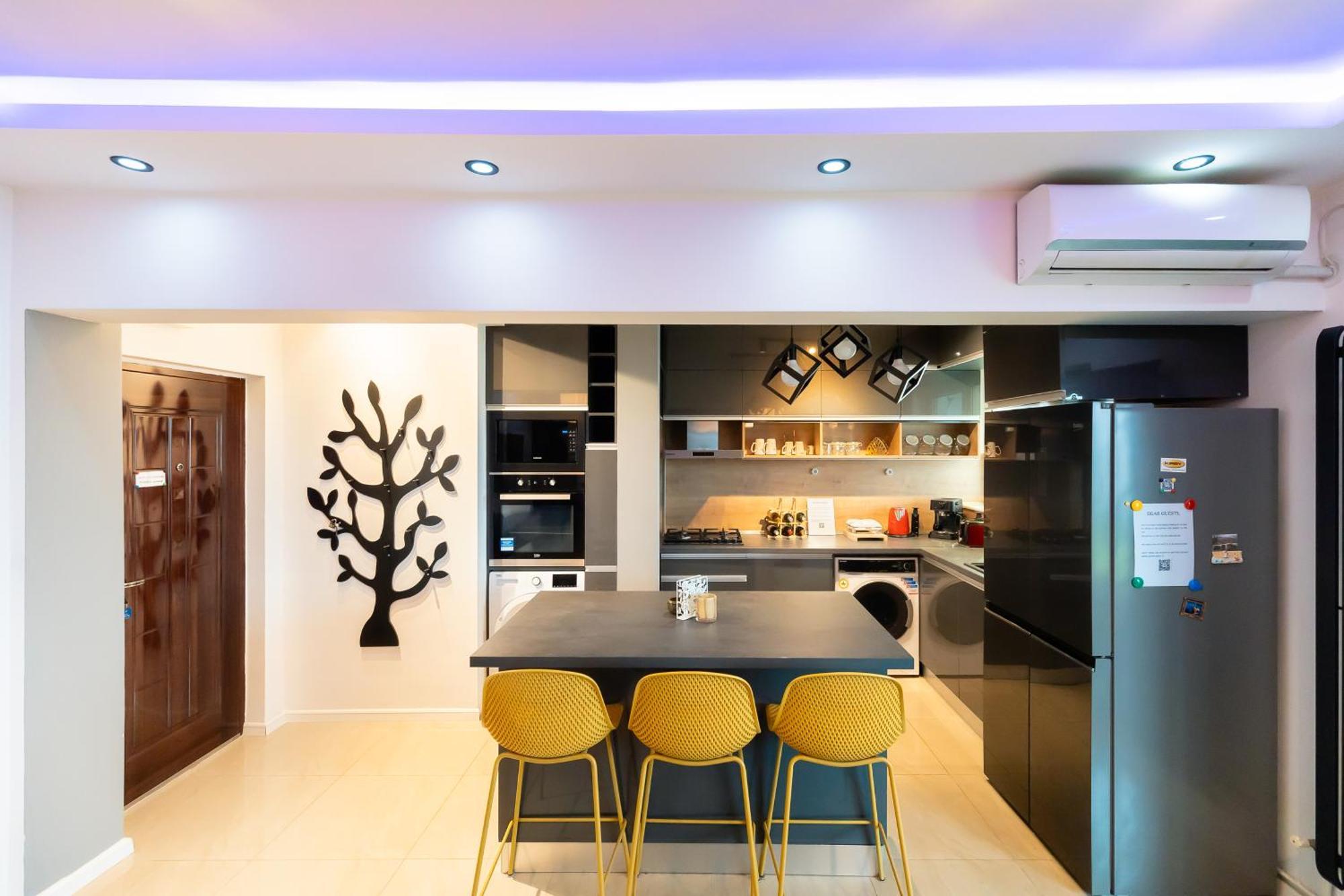 Lazy's Haven - Modern 2br In The Center *