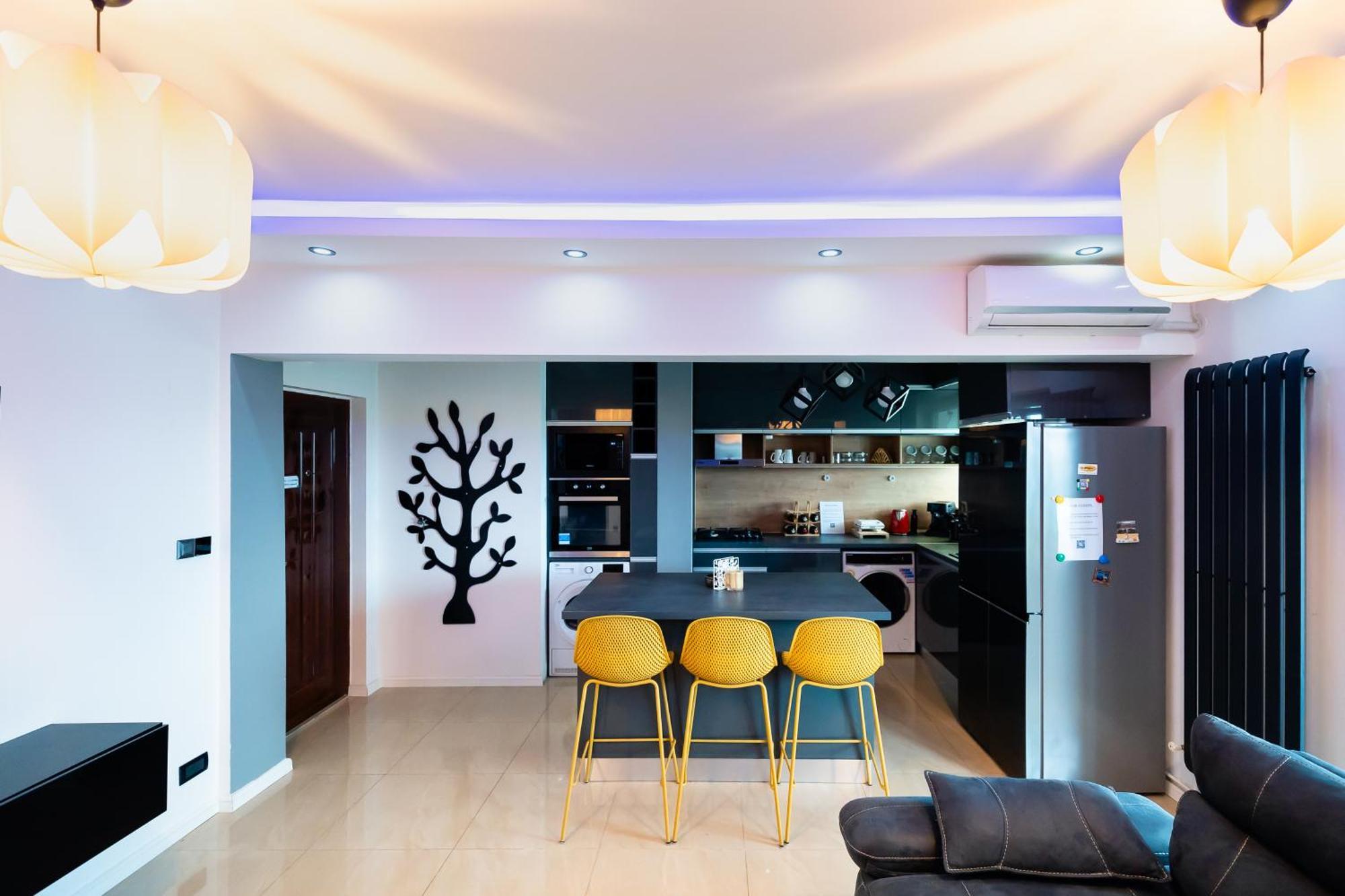 Lazy's Haven - Modern 2br In The Center Apartament